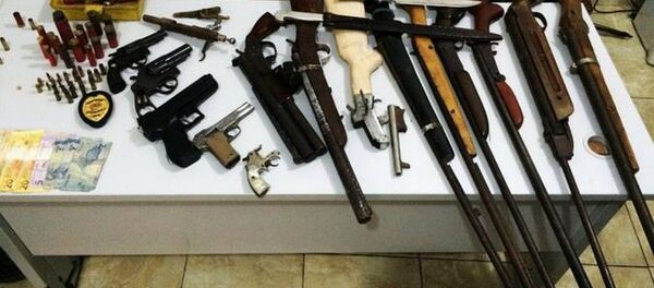 Projeto propõe doação de armas apreendidas em operações para órgãos de segurança do país Projeto propõe doação de armas apreendidas em operações para órgãos de segurança do país - Sputnik Brasil