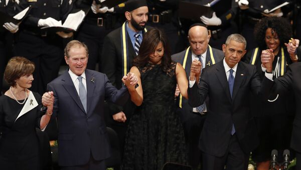 George Bush se balouçava ao ritmo da canção patriótica americana. - Sputnik Brasil