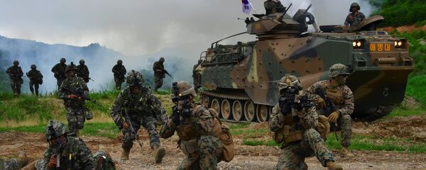 Soldados sul-coreanos e norte-americanos durante exercícios conjuntos - Sputnik Brasil