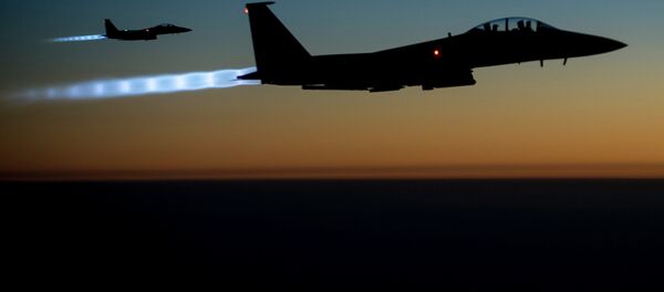 Caça F-15E Strike Eagle da Força Aérea americana - Sputnik Brasil