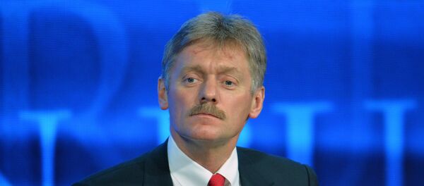 Dmitry Peskov durante coletiva de imprensa de Vladimir Putin em 2014 - Sputnik Brasil