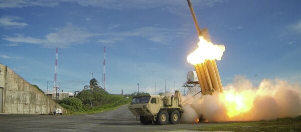 Dois sistemas de THAAD são lançados durante um teste de interceptação bem sucedido. - Sputnik Brasil