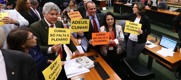 Manifestação ao final da sessão na CCJ na quinta-feira 14/07/16 - Sputnik Brasil