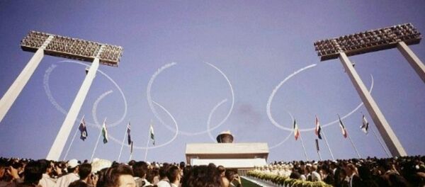 Momento da cerimônia de abertura dos Jogos Olímpicos de Tóquio, em 1964 - Sputnik Brasil