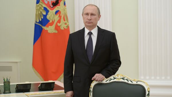 Presidente russo Vladimir Putin faz um discurso pela televisão enviando uma mensagem para o presidente francês François Hollande e o povo da França em relaçaõ ao atentado em Nice, Moscou, Rússia, 15 de julho de 2016 - Sputnik Brasil