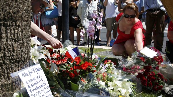 França mergulha em tristeza em homenagem às vítimas - Sputnik Brasil