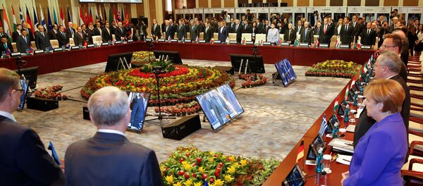 Líderes fazem um minuto de silêncio pela vítimas do ataque de Nice, na França - Sputnik Brasil