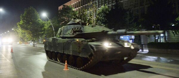 Tanque en las calles de Ankara - Sputnik Brasil