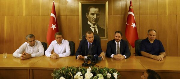 Presidente turco Recep Tayyip Erdogan dá uma entrevista em Istambul - Sputnik Brasil