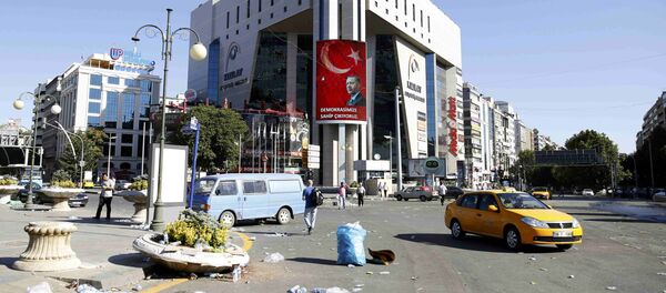 A portrait of Turkish President Tayyip Erdogan is seen on a building in Ankara, Turkey July 16, 2016 A portrait of Turkish President Tayyip Erdogan is seen on a building in Ankara, Turkey July 16, 2016 - Sputnik Brasil