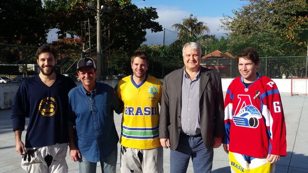 Julio Baptista, Eduardo Paes, Jens Hinderlie, Vladimir Tokmakov e Daniel Baptista Julio Baptista, Eduardo Paes, Jens Hinderlie, Vladimir Tokmakov e Daniel Baptista - Sputnik Brasil
