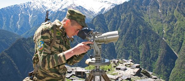 O guarda no serviço perto da fronteira - Sputnik Brasil