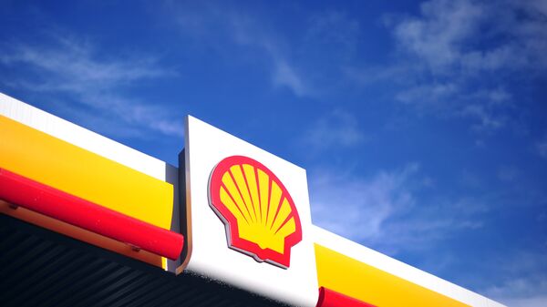 Logo da Shell em um posto de gasolina de Londres - Sputnik Brasil