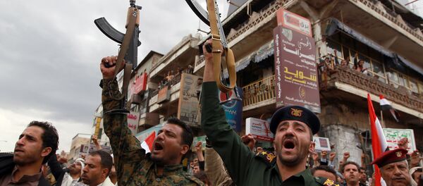 Membros das forças de segurança iemenitas se mostram leais aos houthis - Sputnik Brasil