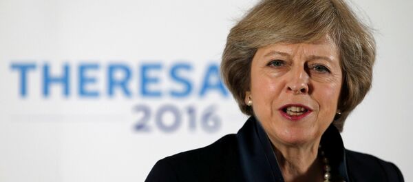 Primeira-ministra britânica Theresa May - Sputnik Brasil