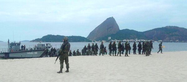 Fuzileiros Navais realizaram treinamento para os Jogos Olímpicos na Praia do Flamengo - Sputnik Brasil