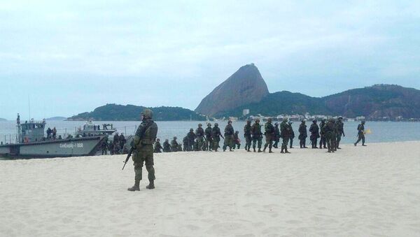 Fuzileiros Navais realizaram treinamento para os Jogos Olímpicos na Praia do Flamengo - Sputnik Brasil