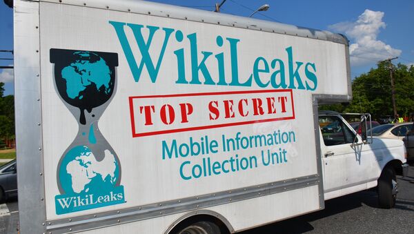 Caminhão com inscrição Wikileaks - Sputnik Brasil
