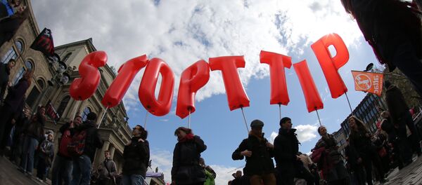 Manifestação contra TTIP na Alemanha, 23 de abril, 2016 Manifestação contra TTIP na Alemanha, 23 de abril, 2016 - Sputnik Brasil