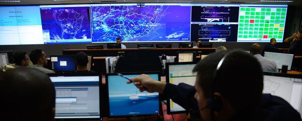 Salão operacional do Departamento de Controle do Espaço Aéreo, no Aeroporto Santos Dumont - Sputnik Brasil