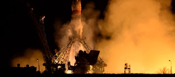 Lançamento do foguete Soyuz TMA-16M, do cosmódromo de Baikonur, nesta sexta-feira (27/03) - Sputnik Brasil