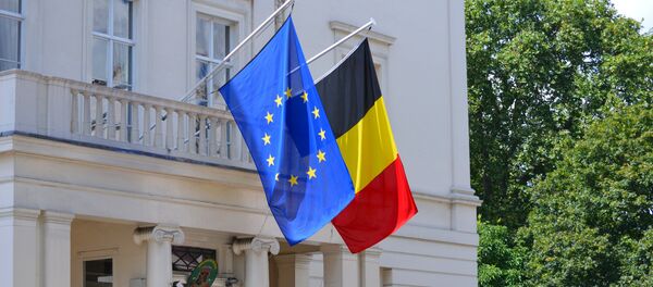 Bandeiras belga e europeia - Sputnik Brasil