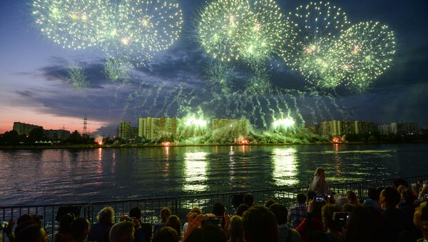 Primeiro dia do II Festival de Fogos de Artifício em  Moscou, 23 de julho 2016 - Sputnik Brasil