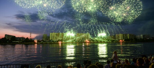 Primeiro dia do II Festival de Fogos de Artifício em  Moscou, 23 de julho 2016 - Sputnik Brasil