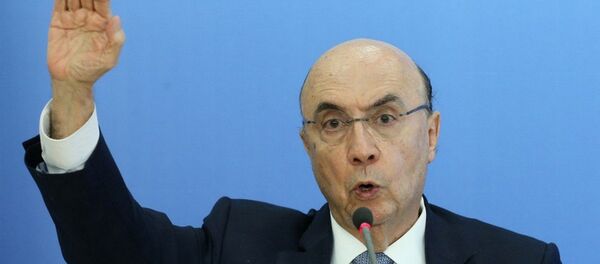 Henrique Meirelles afirma que pode haver aumento de tributos no país - Sputnik Brasil
