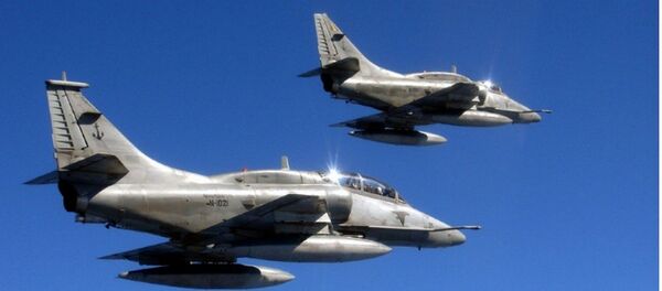 Caças modelo AF-1B da Marinha - Sputnik Brasil