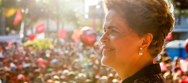 Dilma Rousseff em ato popular em Aracaju - Sputnik Brasil
