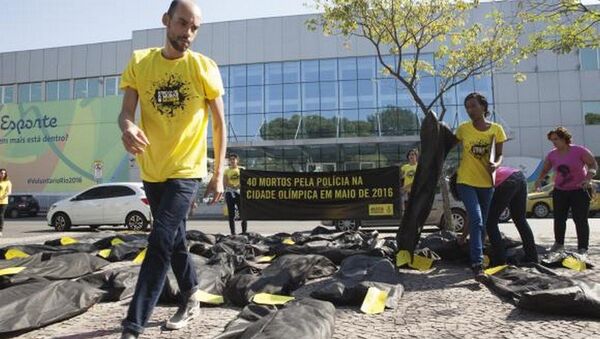 Anistia Internacional denunciou violência policial em 2016 e lembrou mortos nos anos da Copa do Mundo e dos Jogos Pan-Americanos - Sputnik Brasil