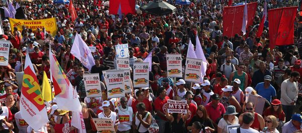 Manifestação em favor da democracia em SP - Sputnik Brasil