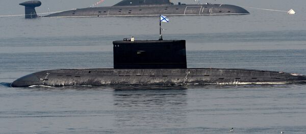 Submarinos russos da Frota do Pacífico durante as celebrações do Dia da Marinha em Vladivostok. - Sputnik Brasil