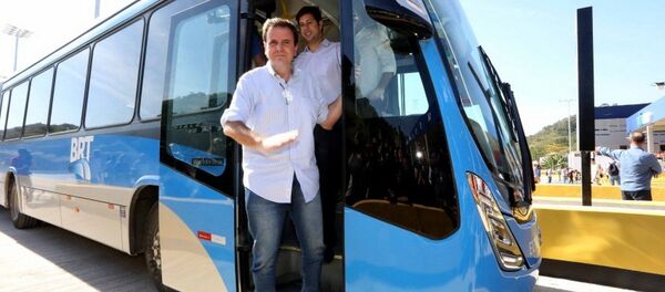 Prefeito do Rio de Janeiro, Eduardo Paes, em visita a Transolímpica - Sputnik Brasil