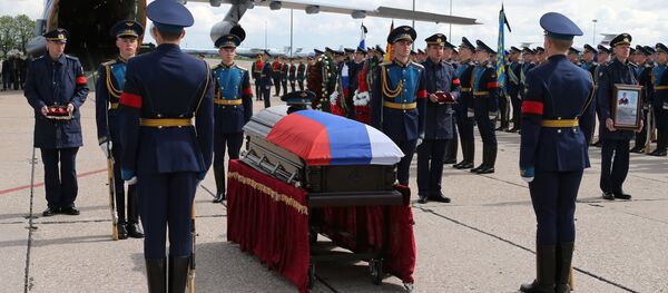 O corpo do militar russo Aleksandr Prokhorenko, morto durante a operação de liberação da cidade síria de Palmira dos terroristas do Daesh. - Sputnik Brasil