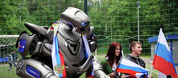 Robô Titan apoia a seleção russa de futebol - Sputnik Brasil