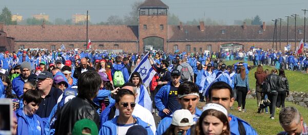 Participantes da Marcha dos Vivos em Auschwitz - Sputnik Brasil