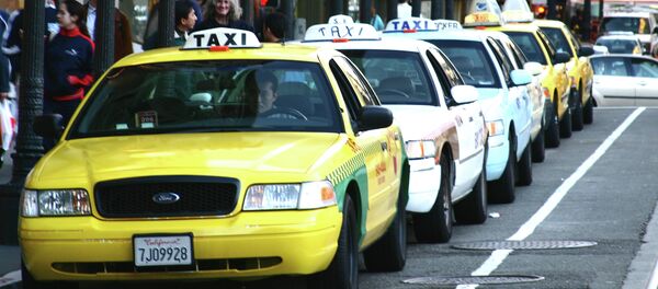 Um táxi - Sputnik Brasil