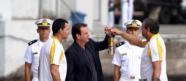 Prefeito do Rio, Eduardo Paes, recebe tocha olímpica - Sputnik Brasil