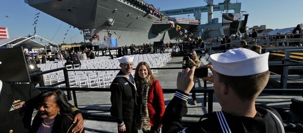 Porta-aviões norte-americano USS Gerald R. Ford - Sputnik Brasil