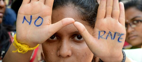 Estudantes indianos do colégio de Saint Joseph Degree participam no protesto contra a cultura de estupro - Sputnik Brasil