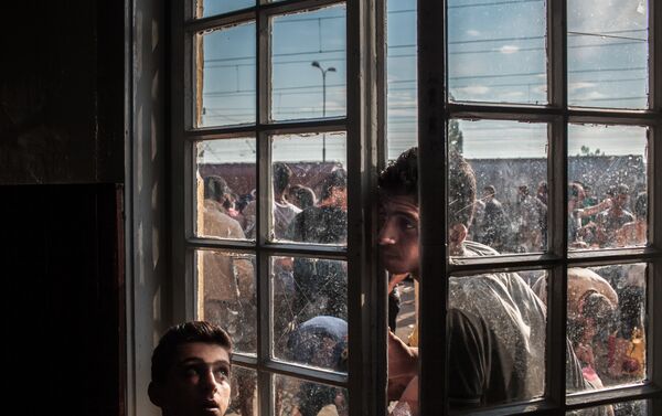 Foto da série Rota Balcânica 2 de Matic Zorman que foi premiada na categoria Notícias principais do Concurso Jornalístico Fotográfico Internacional Andrei Stenin 2016 - Sputnik Brasil