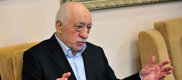 Islamic cleric Fethullah Gulen speaks to members of the media at his compound, Sunday, July 17, 2016, in Saylorsburg, Pa. Turkish officials have blamed a failed coup attempt on Gulen, who denies the accusation. - Sputnik Brasil