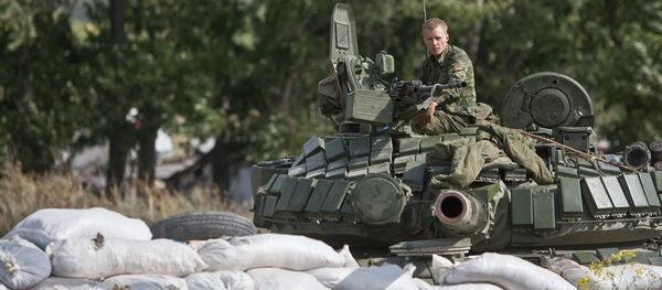 Posto de controle criado para prevenir saídas não autorizadas dos ossetos para a Geórgia perto de Tskhinval, 16 de agosto de 2008 (foto de arquivo) - Sputnik Brasil