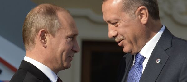 Presidente russo Vladimir Putin e presidente turco Recep Tayyip Erdogan antes da cúpula do G20 em São Petersburgo, setembro de 2013 - Sputnik Brasil