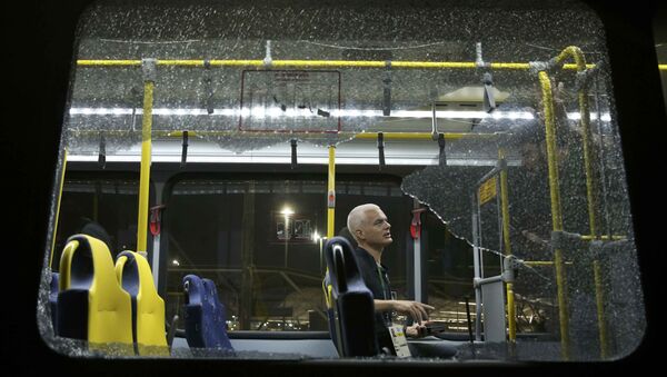 Ônibus com jornalistas foi atingido por tiros no Rio de Janeiro - Sputnik Brasil