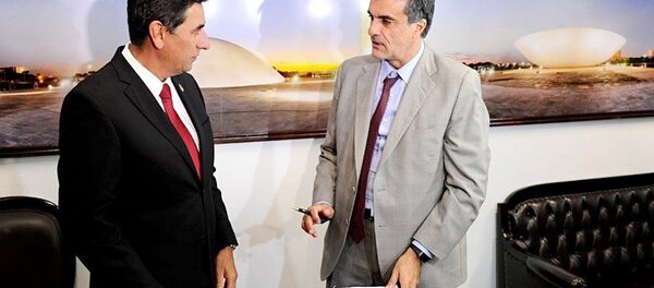 Advogado José Eduardo Cardozo entrega defesa de Dilma ao Senado - Sputnik Brasil