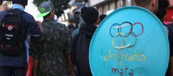 Ato de estudantes secundaristas contra Olimpíada no Meyer, Rio de Janeiro, 12.08.2016 - Sputnik Brasil