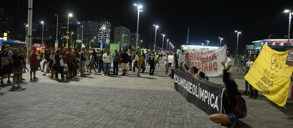 'Jogos da Exclusão': manifestantes fazem protesto no Parque Olímpico da Rio-2016 - Sputnik Brasil